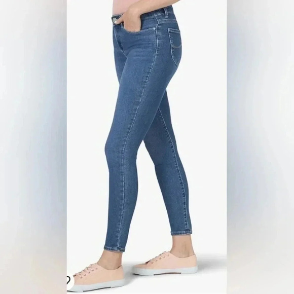 Women's Lee Mid Rise Sculpting Slim Fit Skinny Leg Jeans, Blue, Size 16M, NWOT - Picture 3 of 12